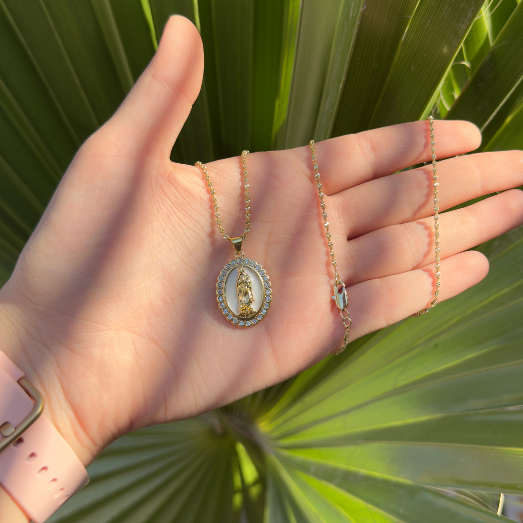 Cadena con dije virgen de guadalupe