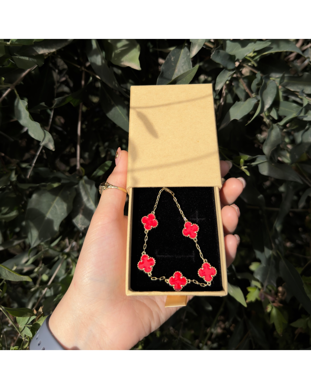 Pulsera Van Cleef roja✨